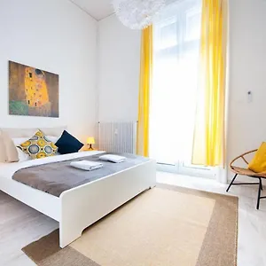 Very - Sunny - Comfy Budapest